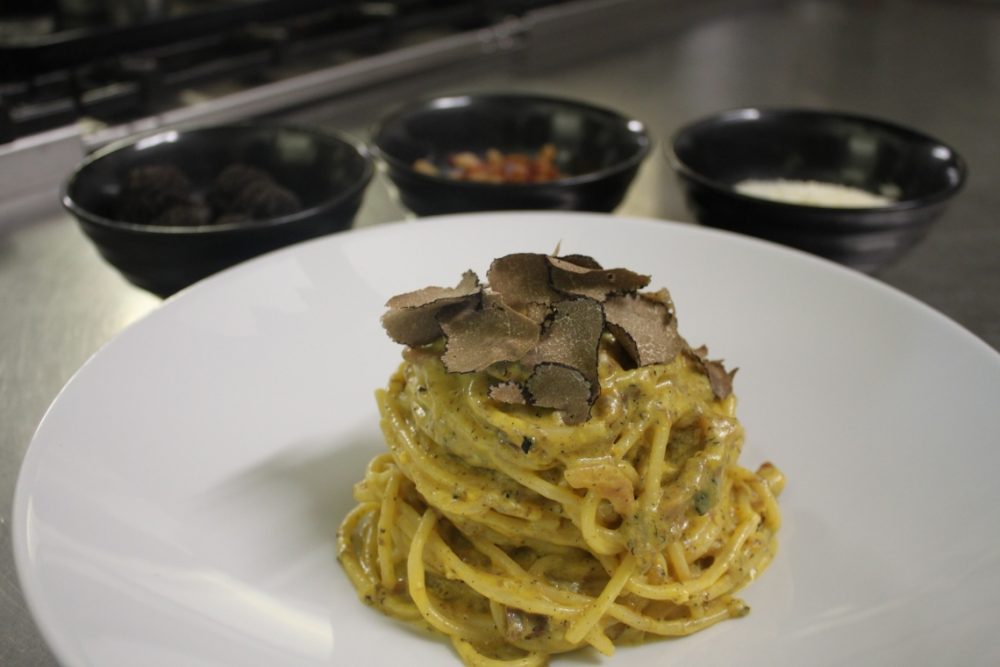 Carbonara with truffle