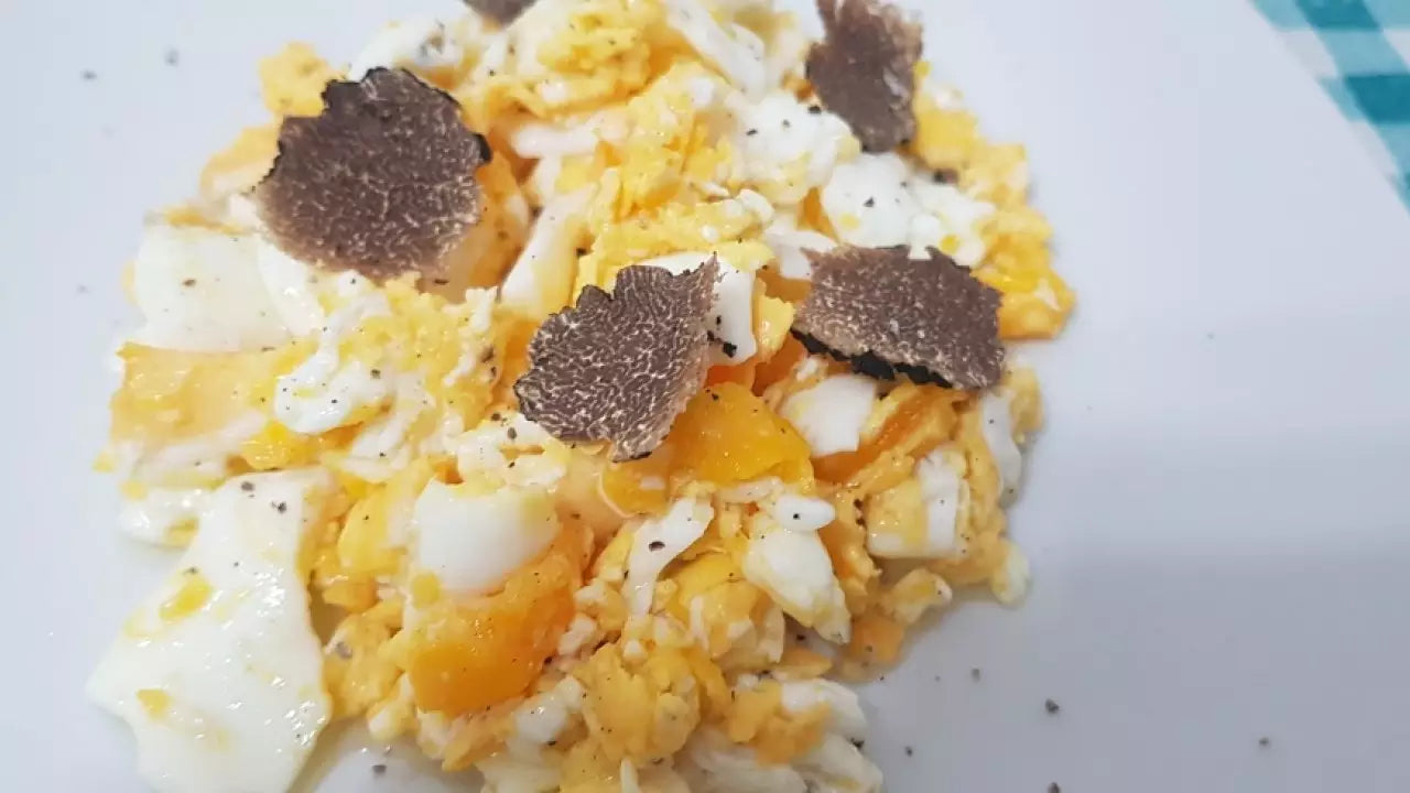 Scrambled eggs with truffle
